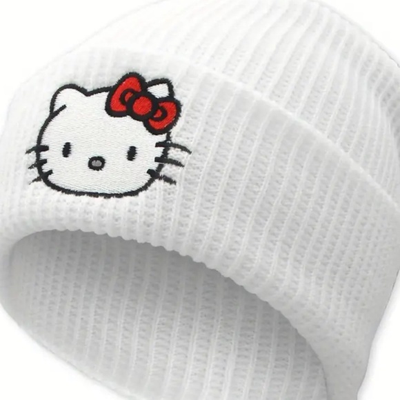 Hello Kitty White and red beanie - Picture 2 of 6